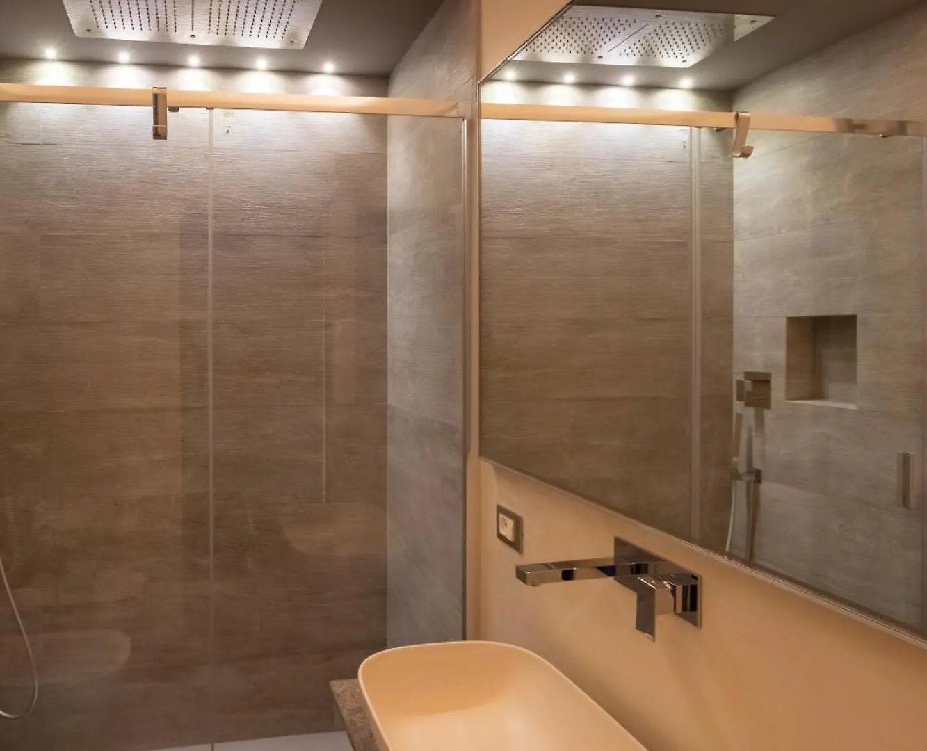Fontana Di Trevi Roma Luxury Suite 0*,