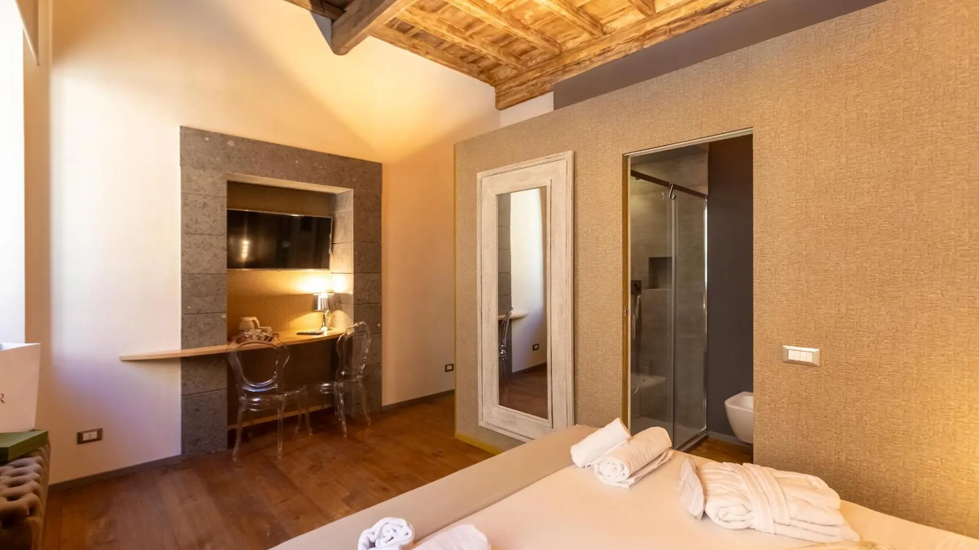 Fontana Di Trevi Roma Luxury Suite 0*,  Italia