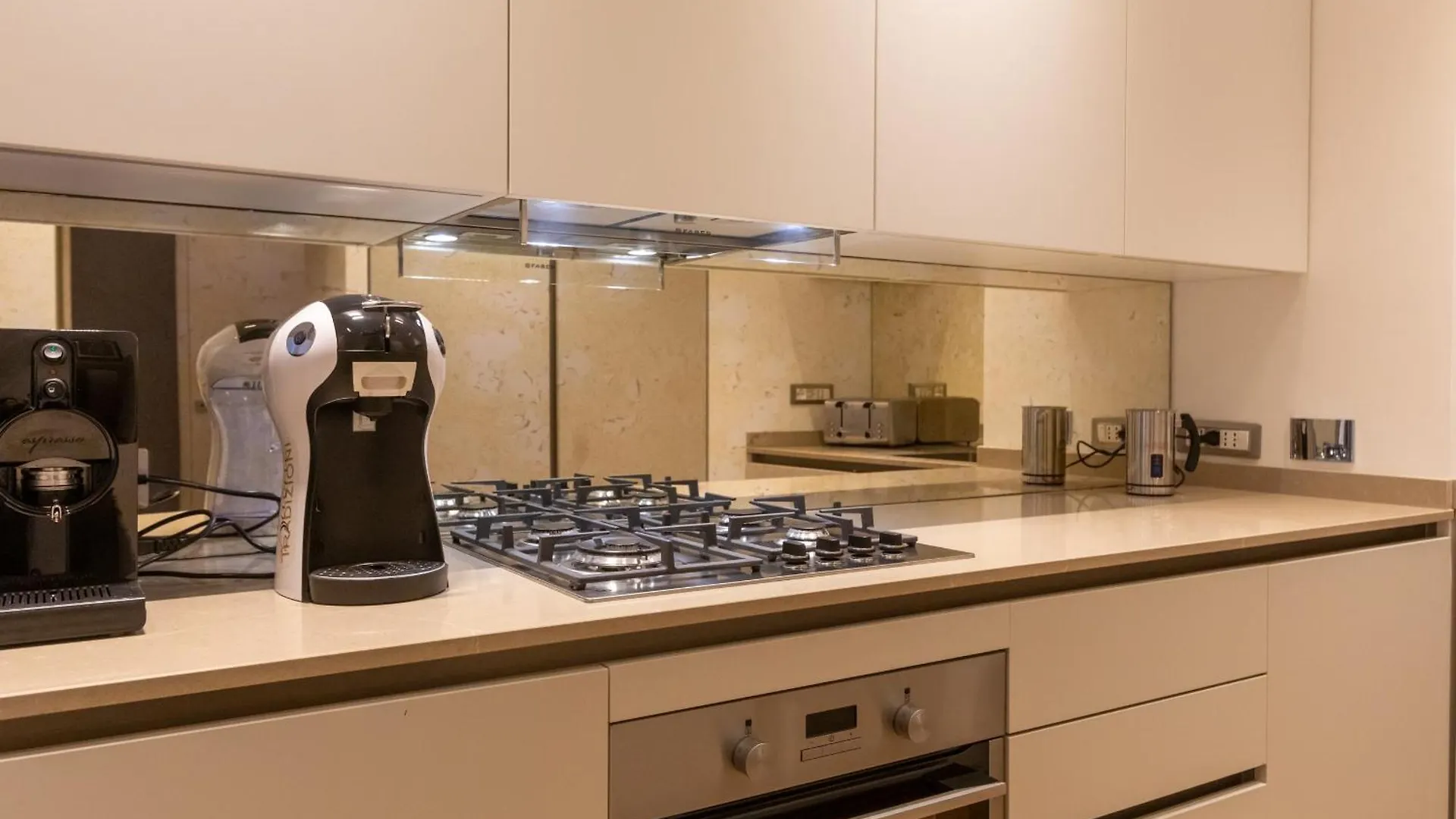 Fontana Di Trevi Roma Luxury Suite Guest house